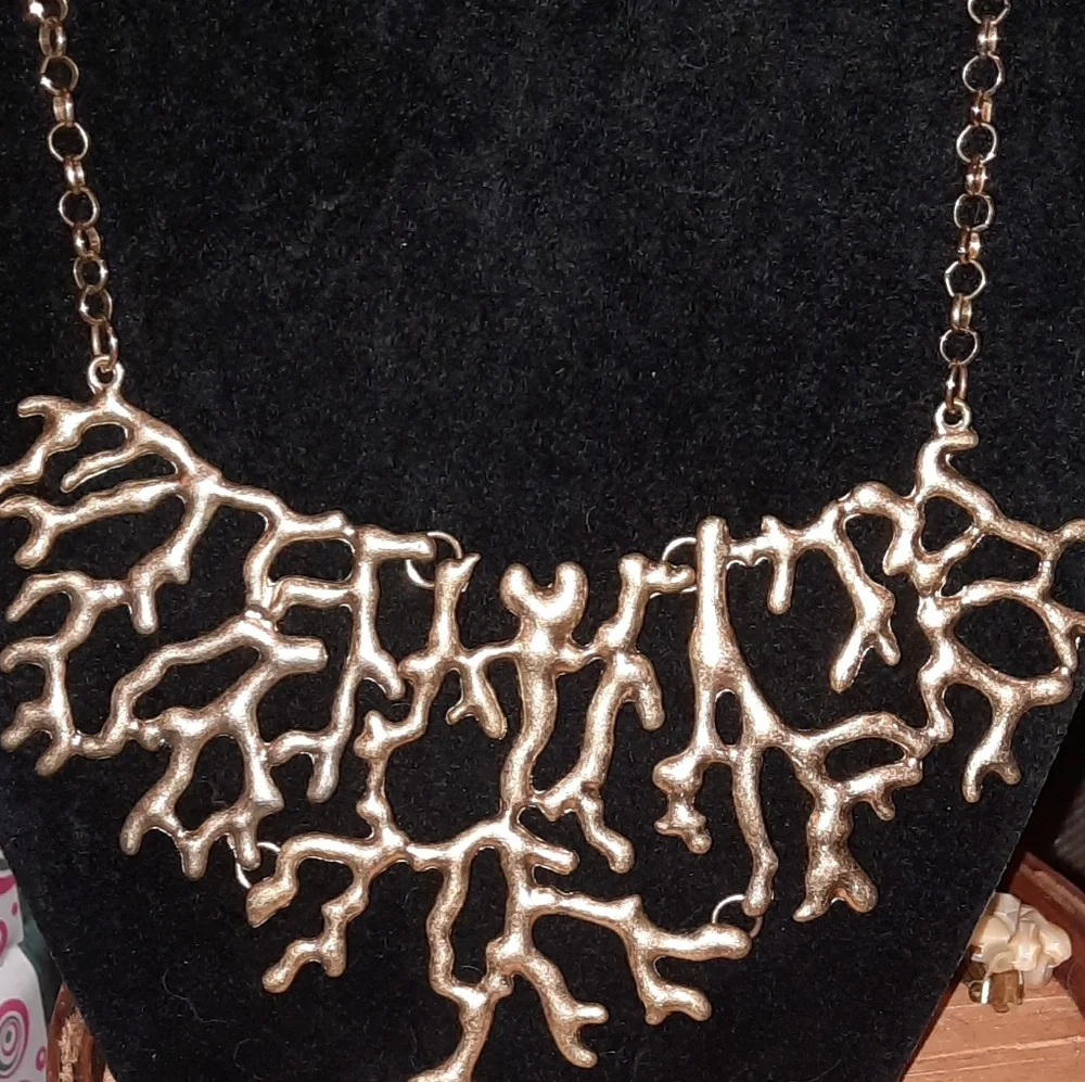 Goldtone branch statement bib necklace adjustable length - Picture 2 of 6